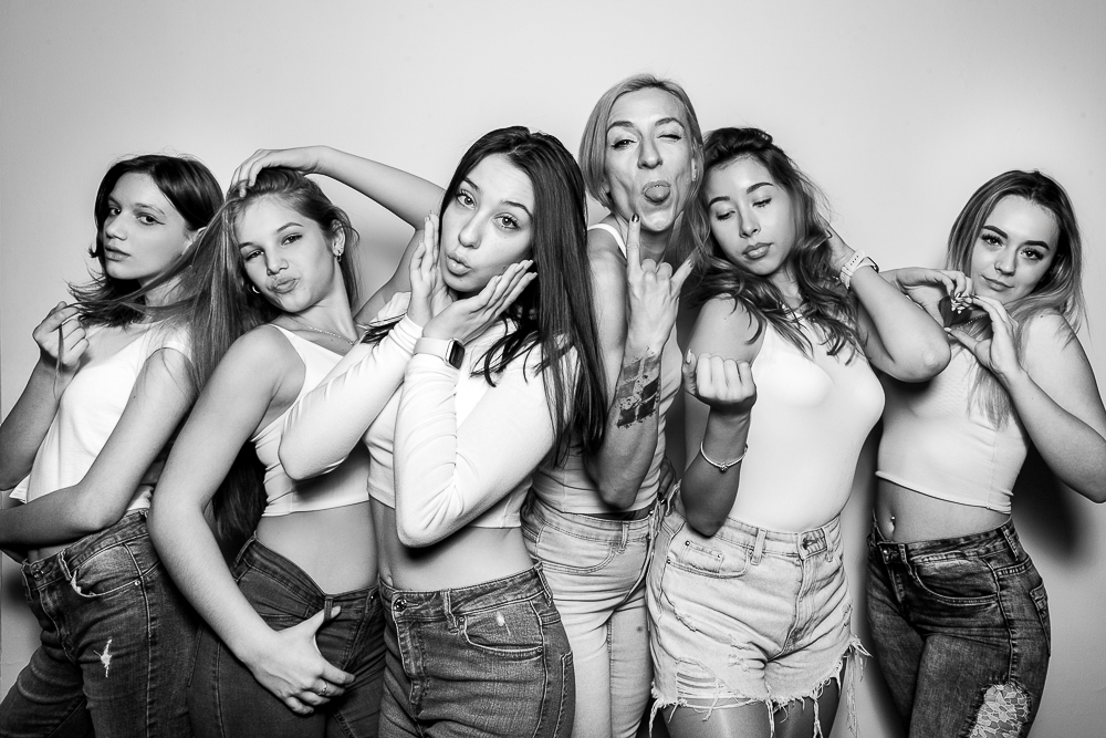 Karakterteszt, ami arról szól, hogy miylen széles a modell kellékátra a mimika és a kifejezések tekintetében